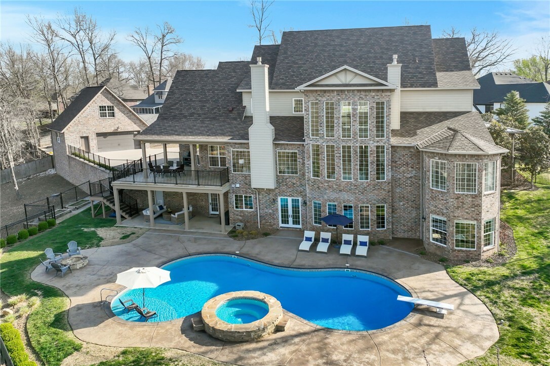 Property Photo: 407 NW Linebarger Lane AR 72712