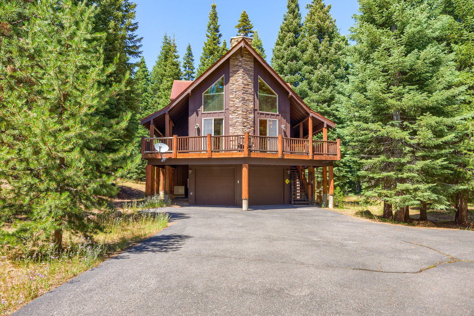 Property Photo: 8036 Toboggan Circle OR 97601