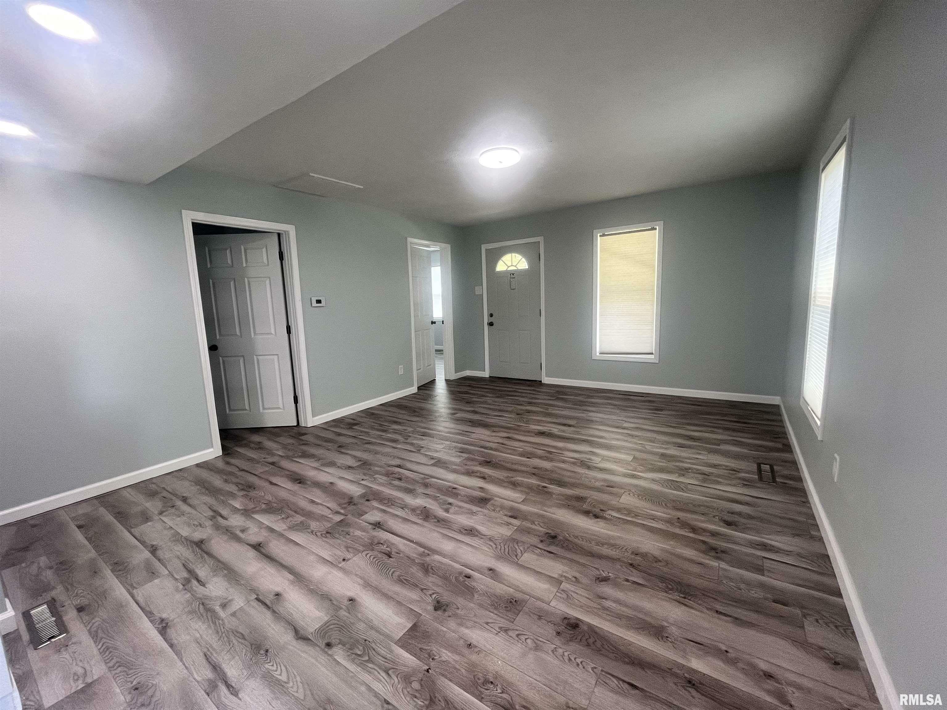 Property Photo: 421 N 18th Street IL 62948