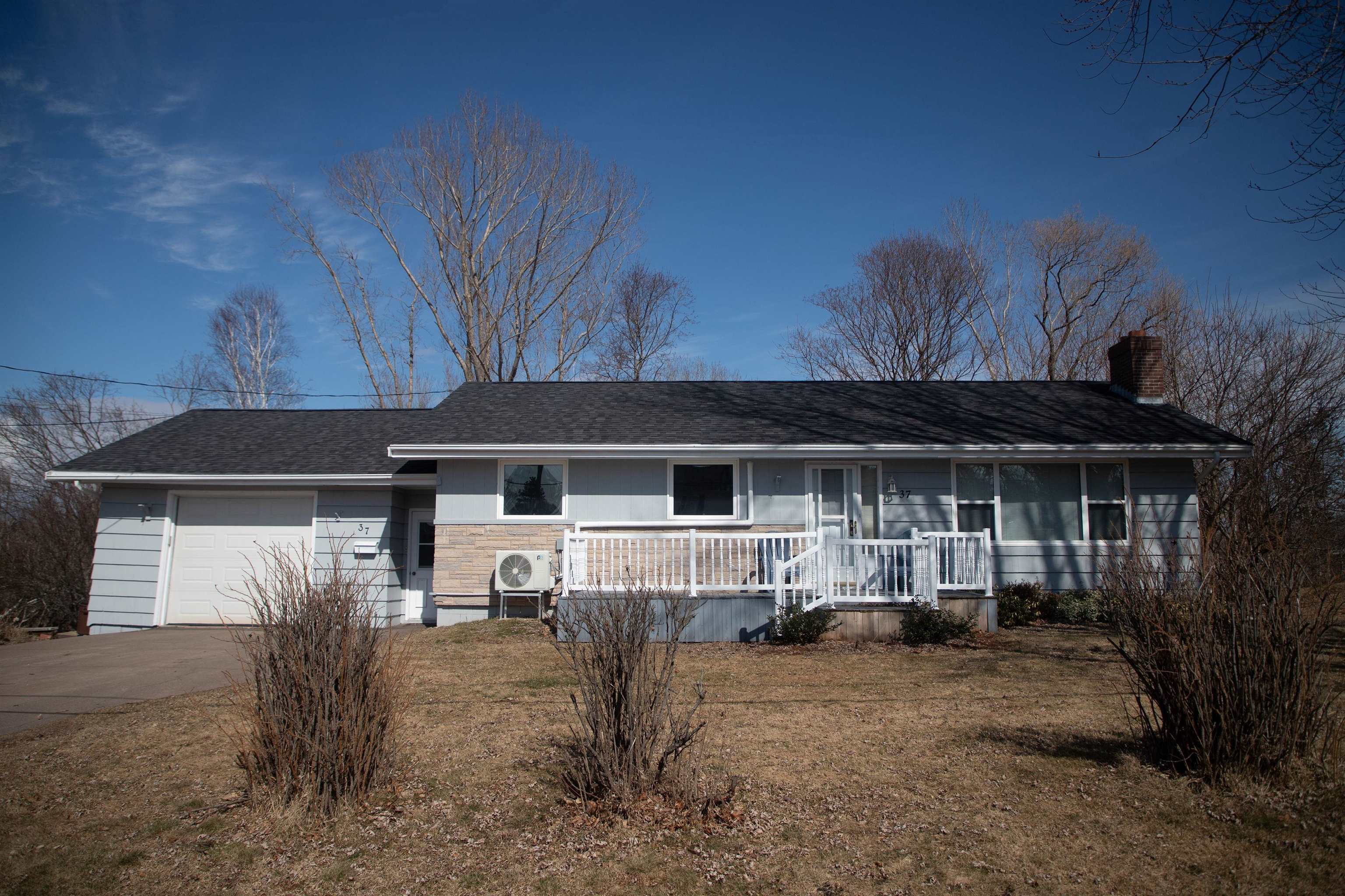 37 Marjorie Crescent  Stratford PE C1B 1X4 photo