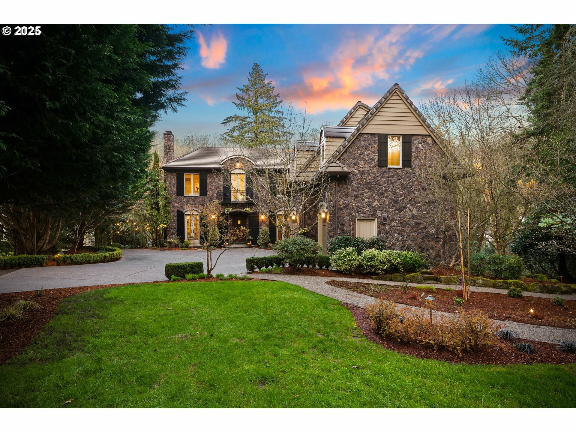 Property Photo: 2147 Glenmorrie Ln OR 97034