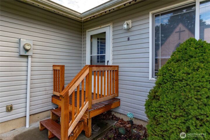 Property Photo:  511  G Street  WA 98230 