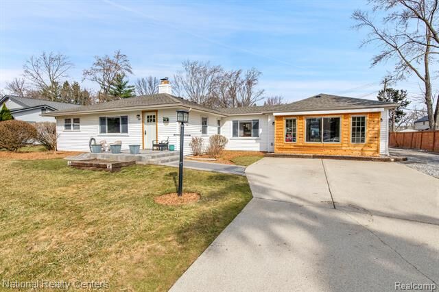 Property Photo: 110 Blanche Drive MI 48098
