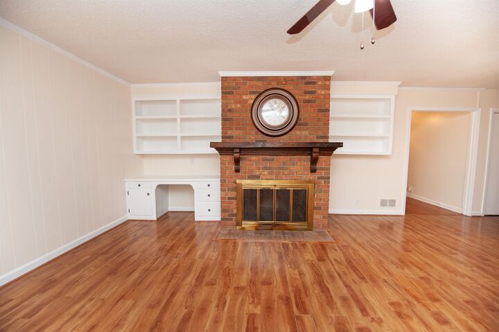 Property Photo:  322 Seven Oaks Lane  SC 29301