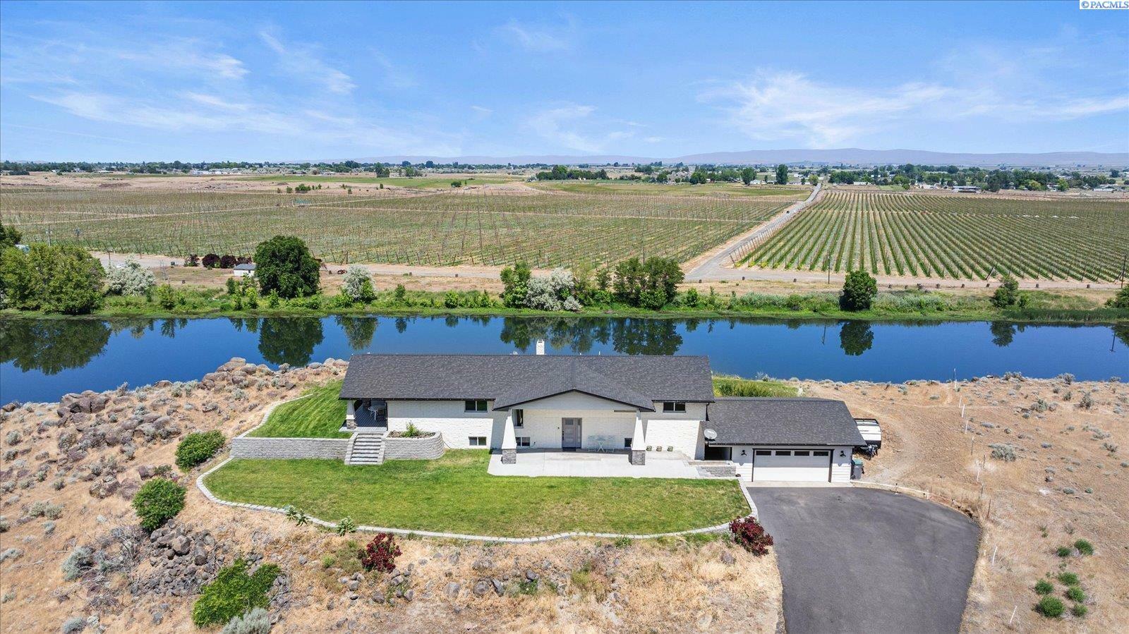 Property Photo: 160103 W Byron WA 99350