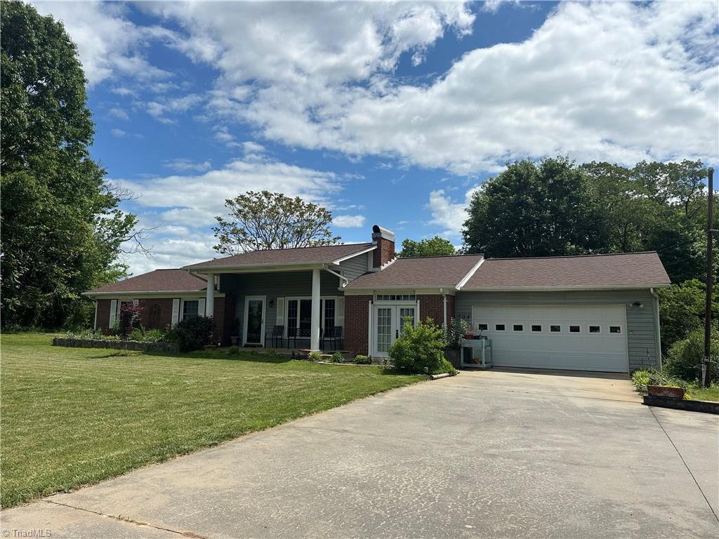 Property Photo:  704 Oak Ridge Church Road  NC 28635 