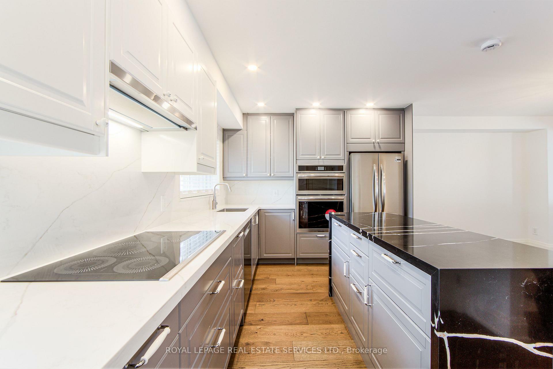 Property Photo: 27 Poplar Crescent ON L4G 3M4