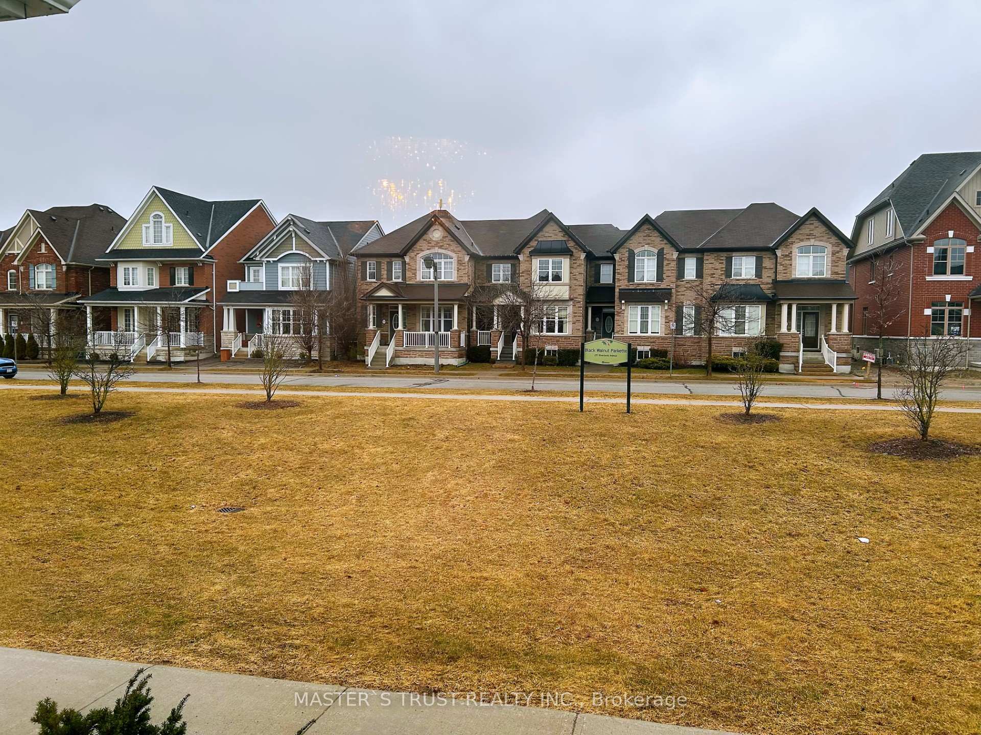 Property Photo: 271 Riverlands Avenue ON L6B 0V9