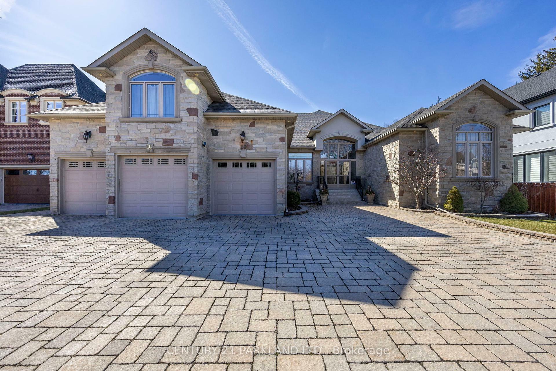 Property Photo: 16 Boyle Drive ON L4C 6C9