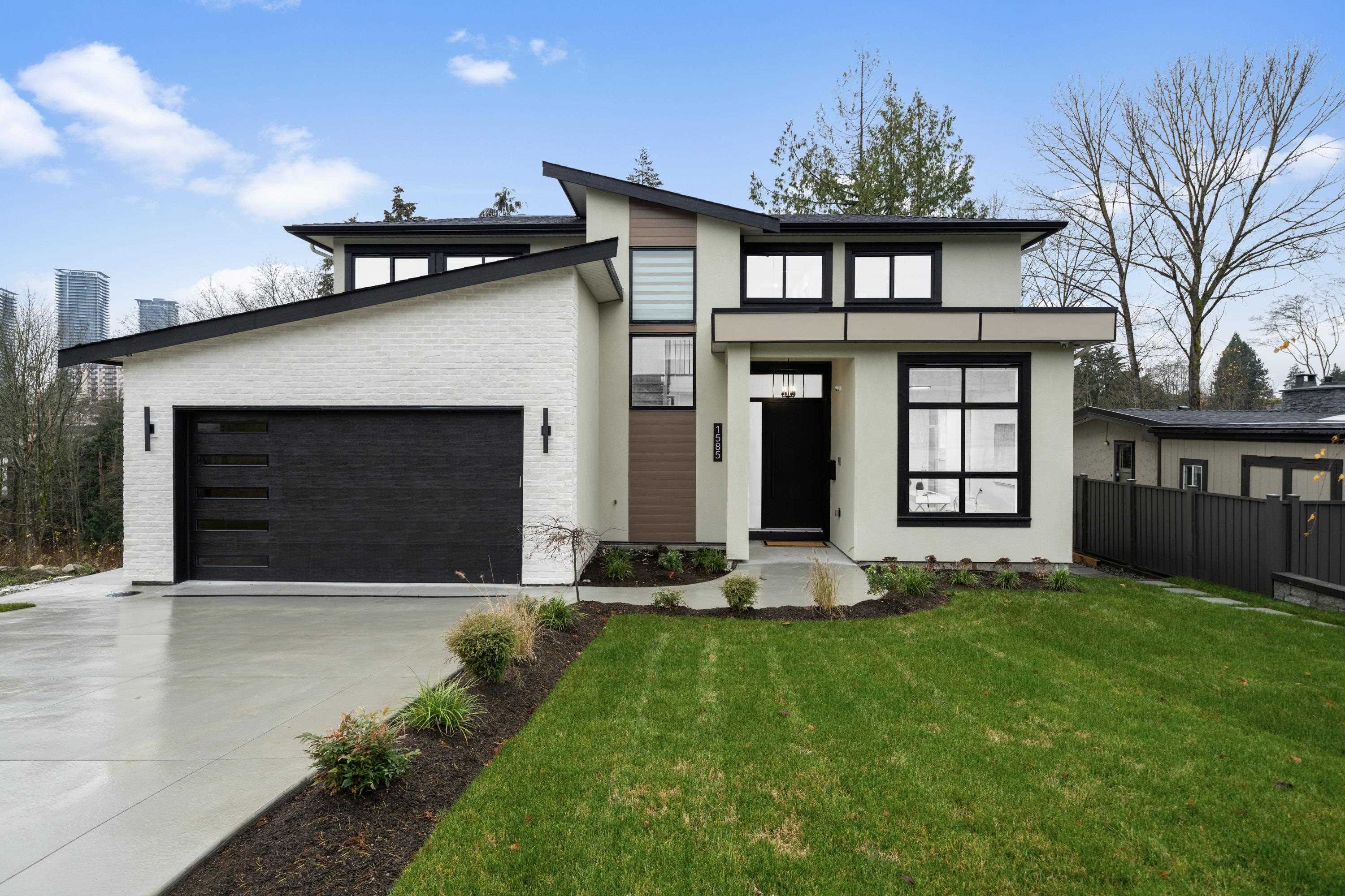 Property Photo: 1585 Heathdale Drive BC V5B 3N9