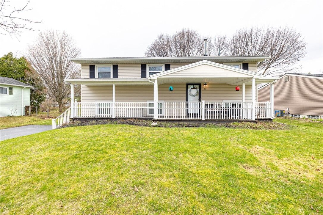 Property Photo:  31 Authors Avenue  NY 14467 