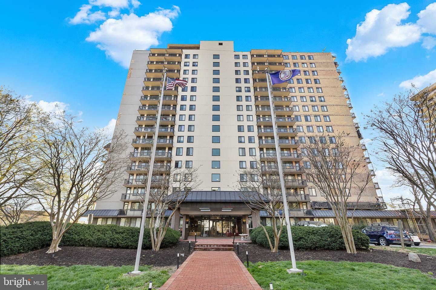 Property Photo: 801 N Pitt Street 709 VA 22314