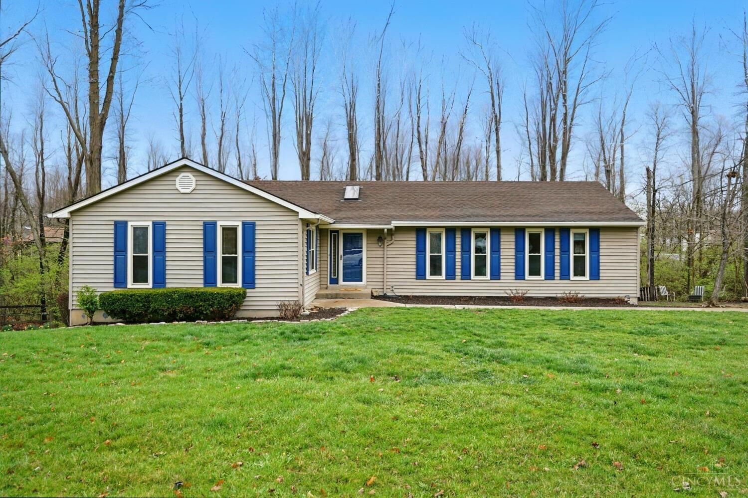 Property Photo:  7543 Whitehall Circle W  OH 45069 