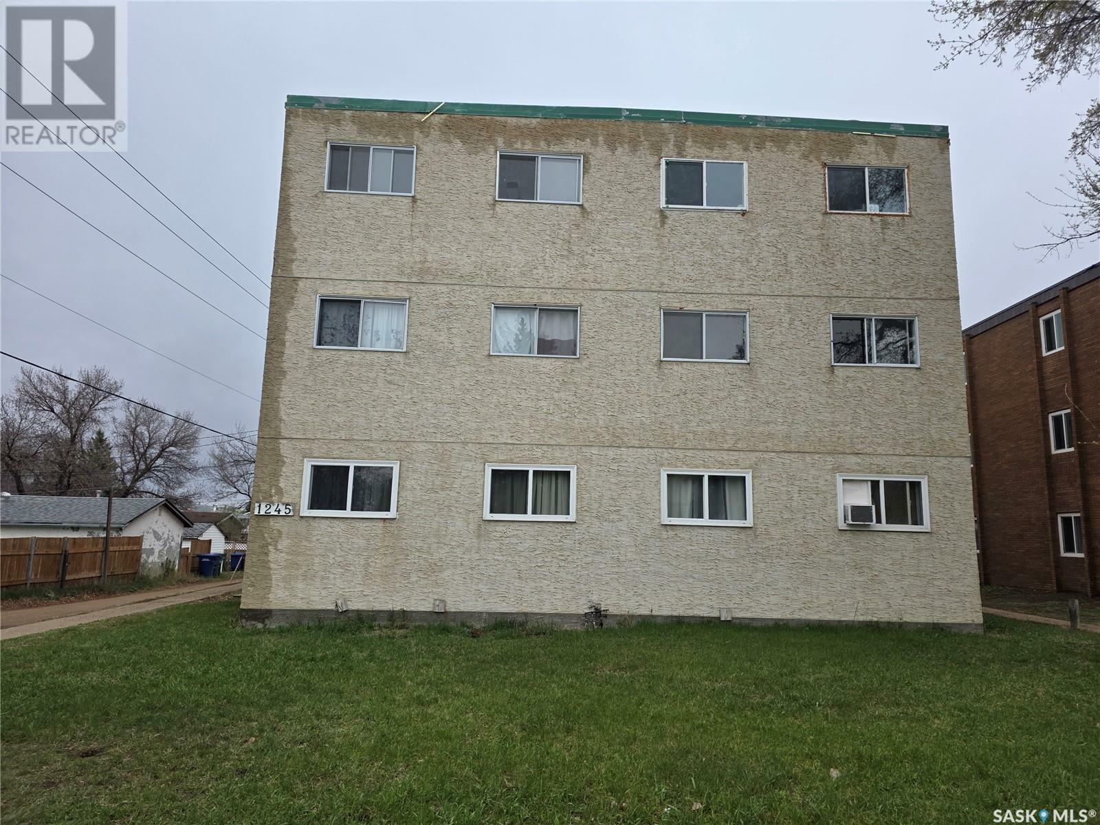 Property Photo: 1245 12th Avenue SW SK S6H 6H5