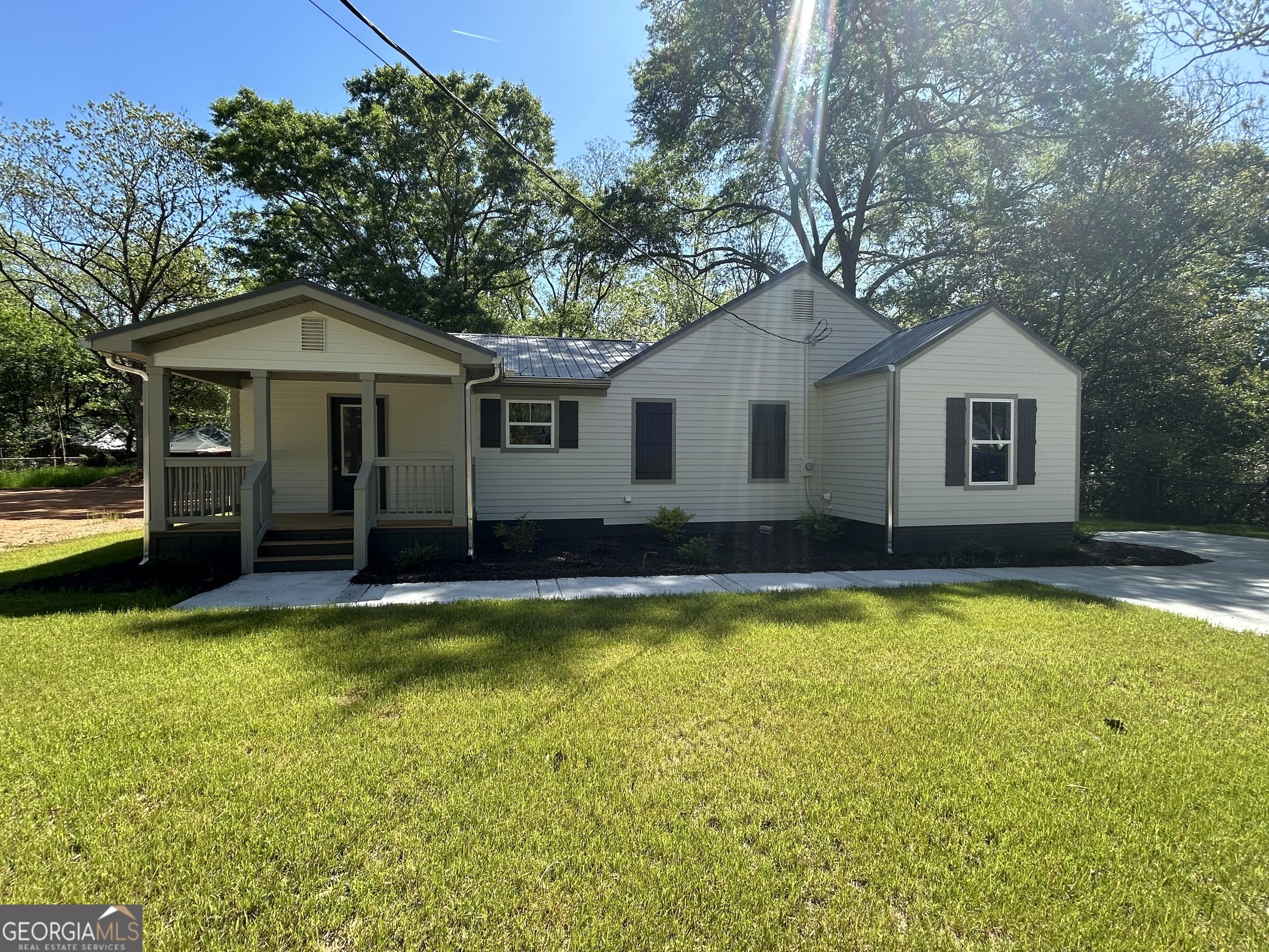 Property Photo: 5122 Hillcrest Drive NW GA 30014