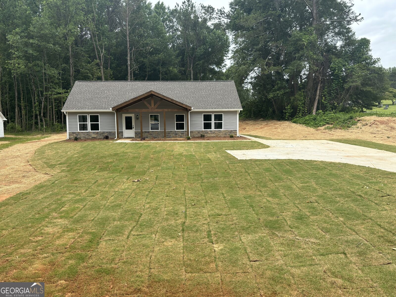 Property Photo: 482 West Avenue GA 30108