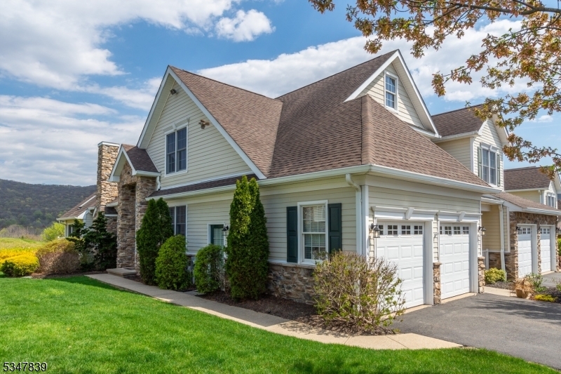Property Photo: 90 Briar Ct NJ 07419