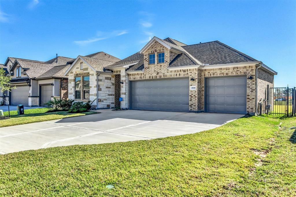 Property Photo: 2508 Seneca Lake TX 77568