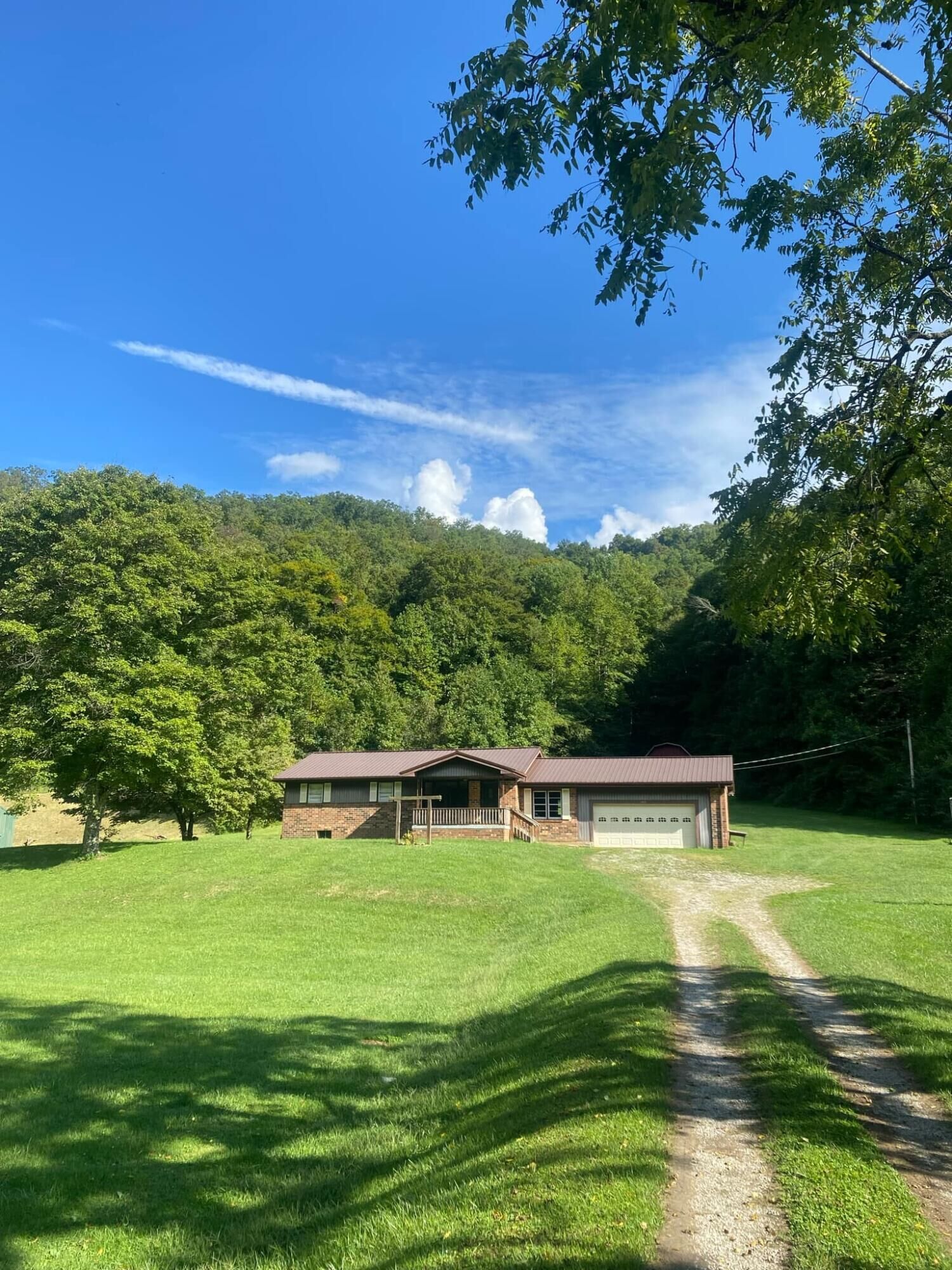 Property Photo:  9010 S Hwy 421  KY 40962 