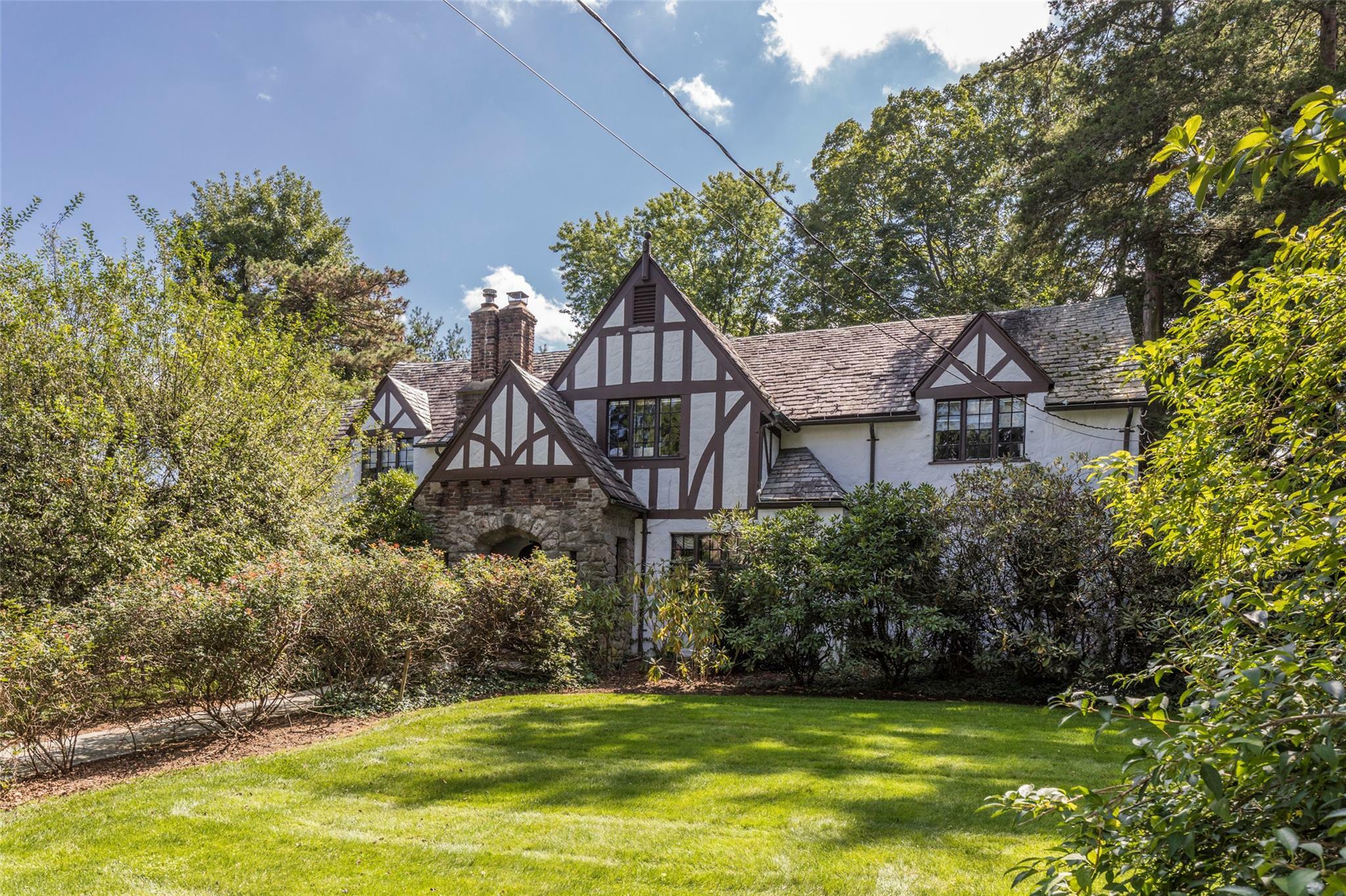 Property Photo: 8 Fordal Road NY 10708