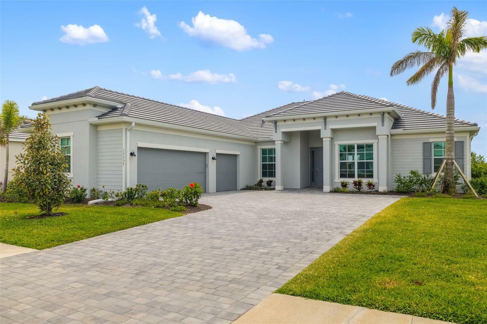 Property Photo: 12557 Galapagos Court FL 34293