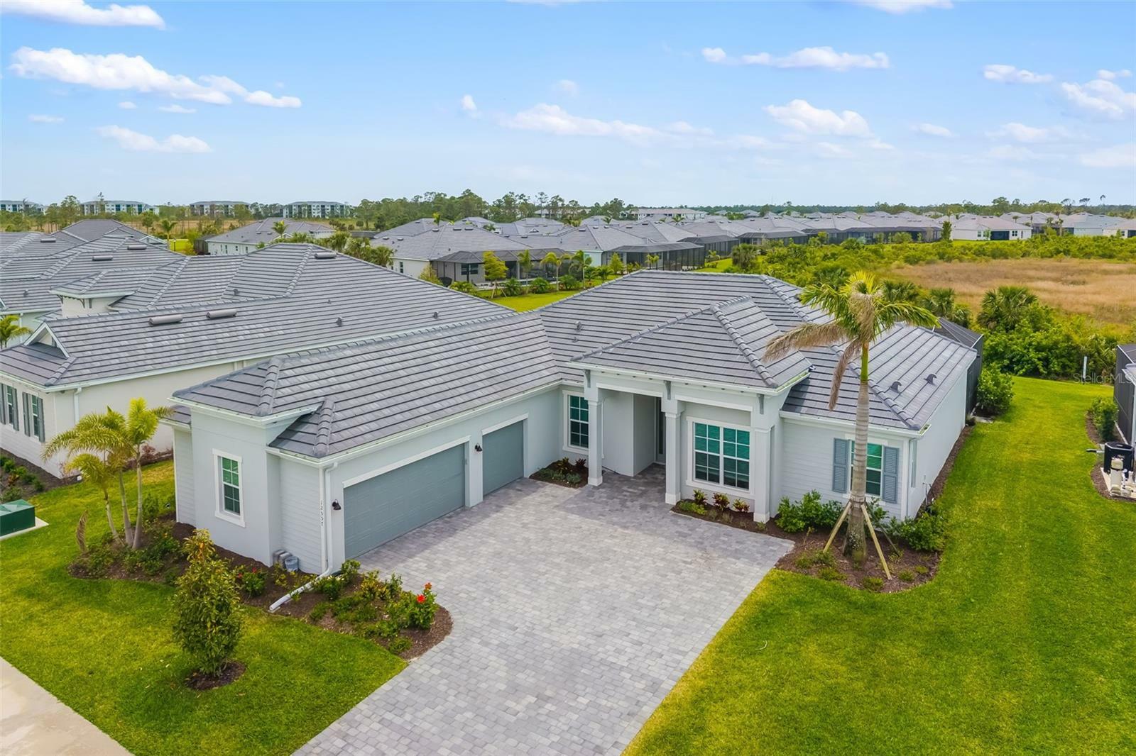 Property Photo: 12557 Galapagos Court FL 34293