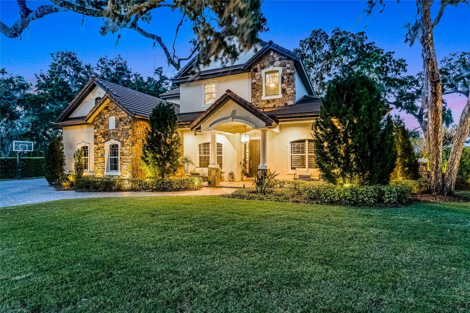 Property Photo: 805 W 2nd Avenue FL 34786