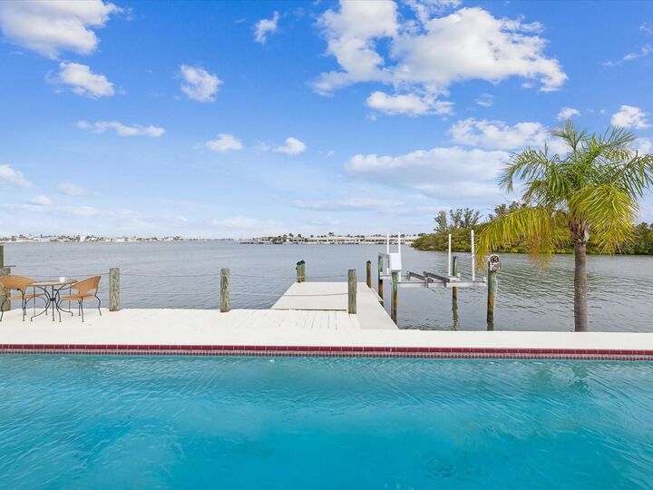 Property Photo:  11549 48th Ave N  FL 33708 