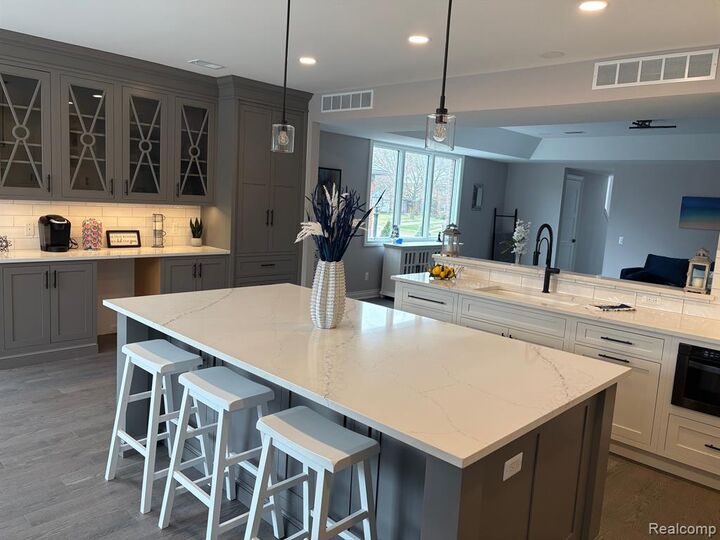 Property Photo: 1223 N Main Street MI 48307