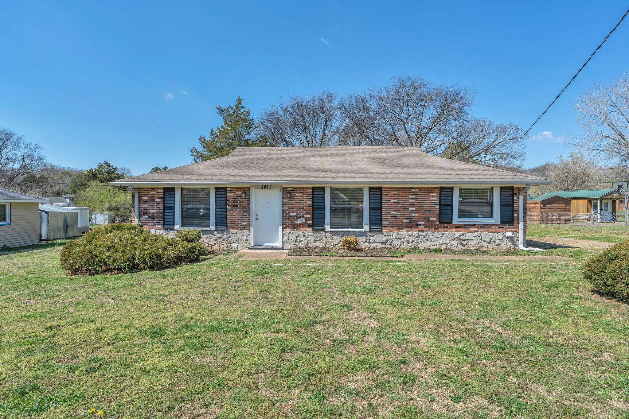 Property Photo: 3883 Lunn Dr TN 37218