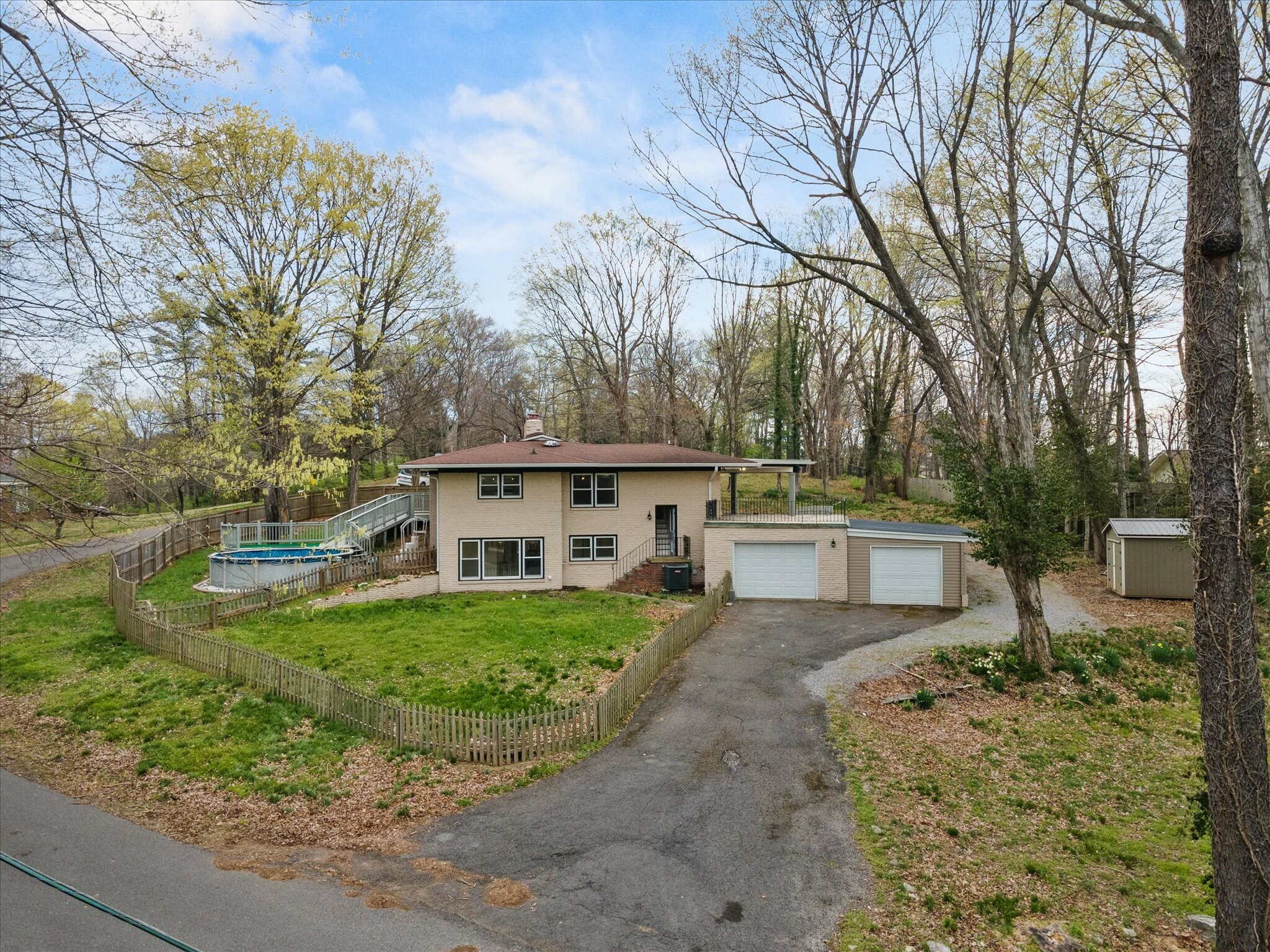 Property Photo: 276 E Porters Bluff Rd E TN 37040