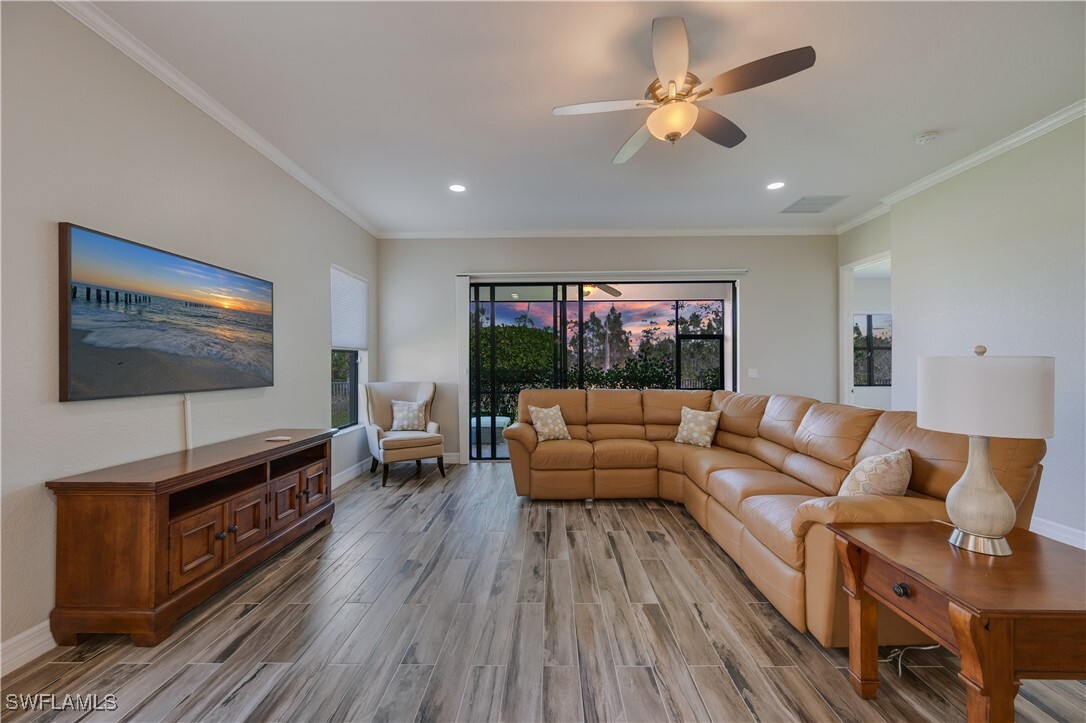 Property Photo: 2820 Cinnamon Bay Circle FL 34119