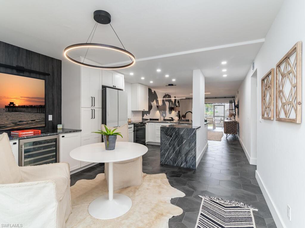 Property Photo: 828 Gulf Pavilion Dr S 105 FL 34108