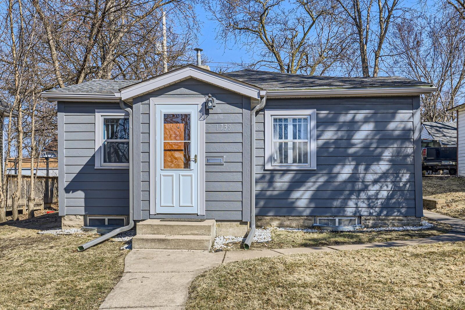 Property Photo: 1739 Reaney Avenue MN 55106