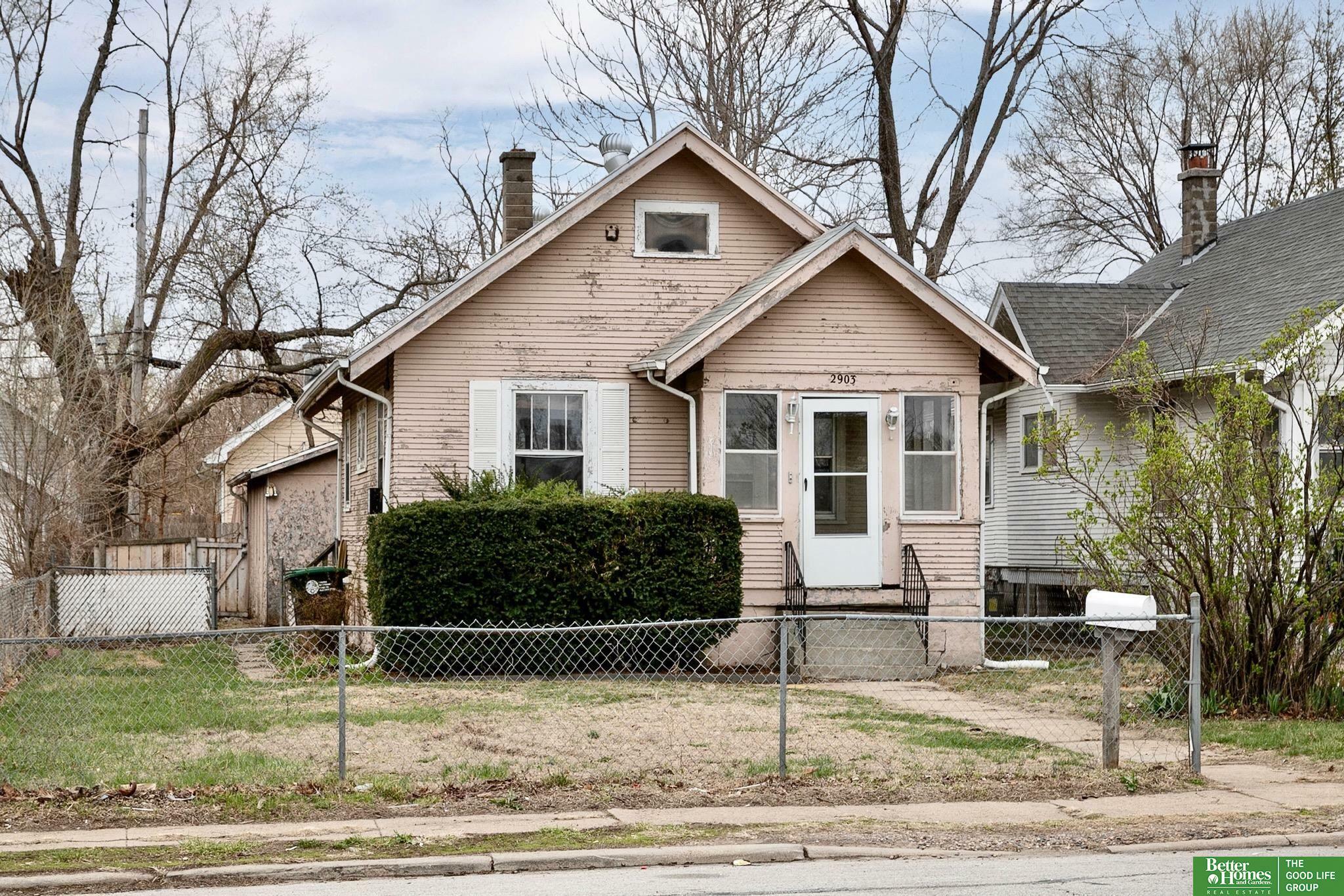 Property Photo: 2903 Fort Street NE 68111