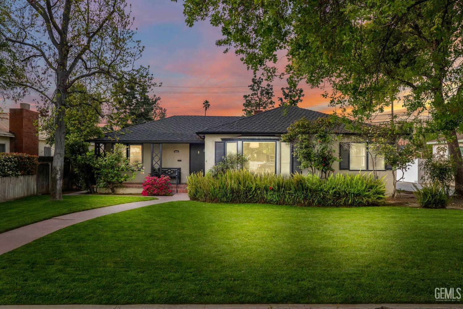 Property Photo: 3025 19th Street CA 93301