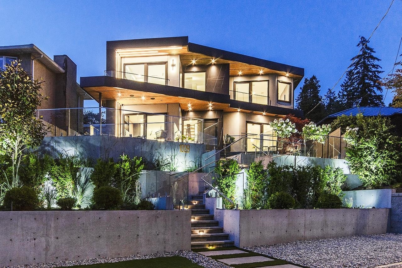 Property Photo: 1029 Esplanade Avenue BC V7T 1G2