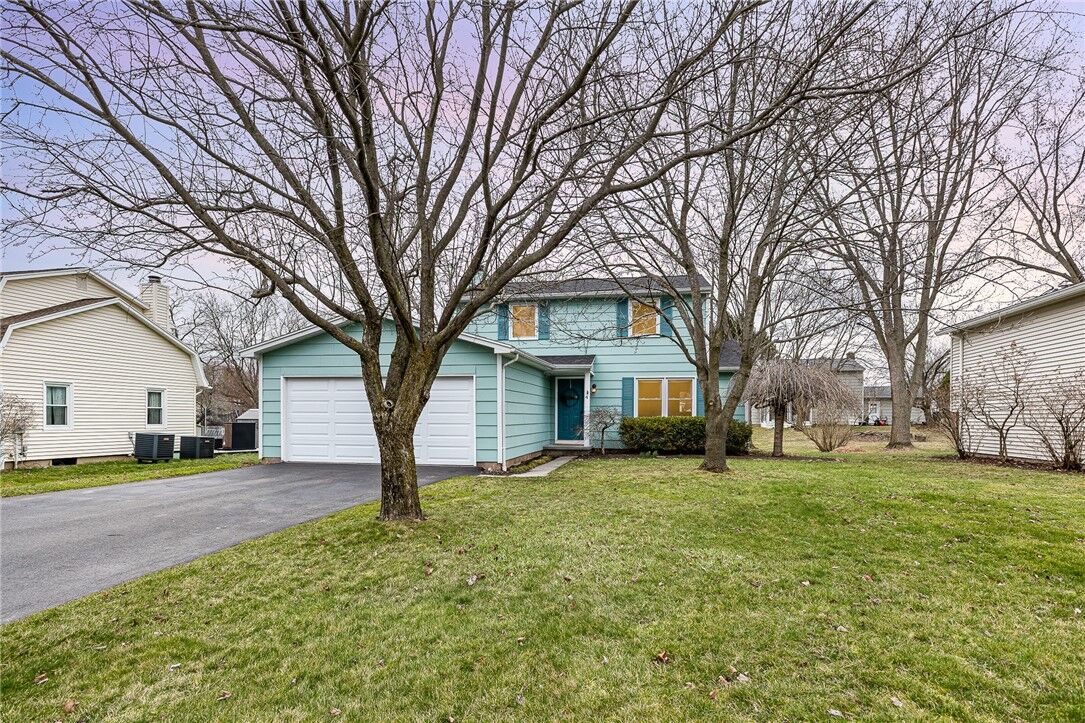 Property Photo:  4 Otterden Lane  NY 14450 