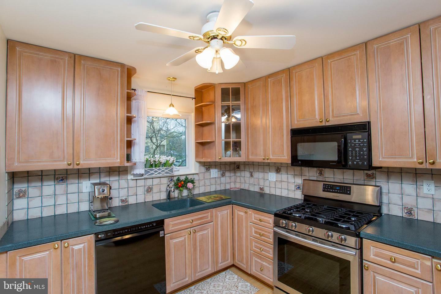 Property Photo: 7 Lake Court NJ 08822