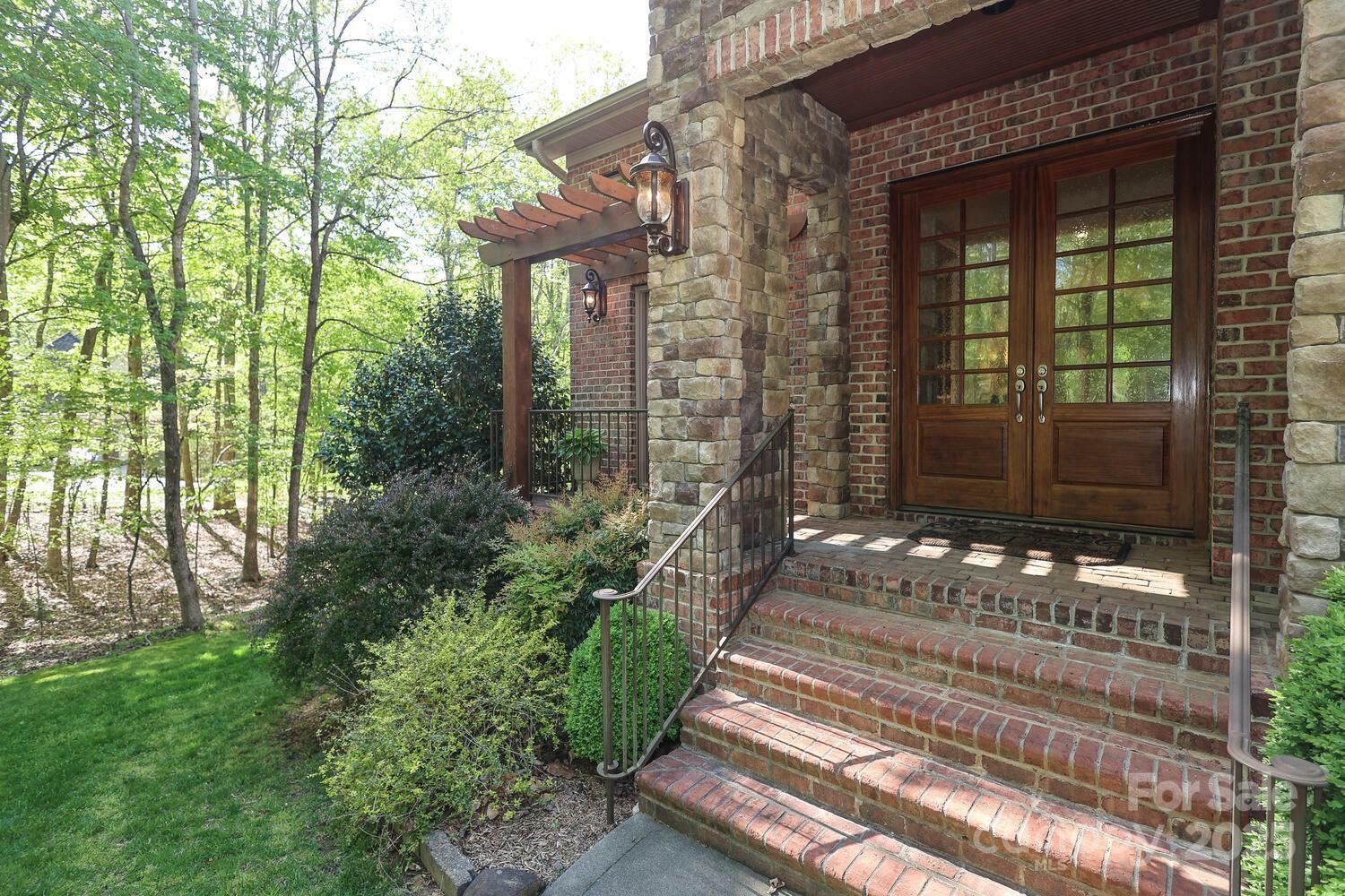 Property Photo: 2504 White Thorne Lane NC 28173