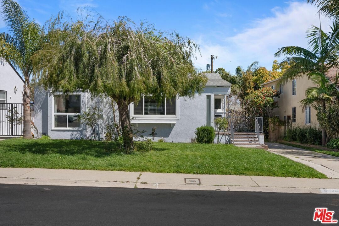 Property Photo: 8420 Bleriot Ave CA 90045