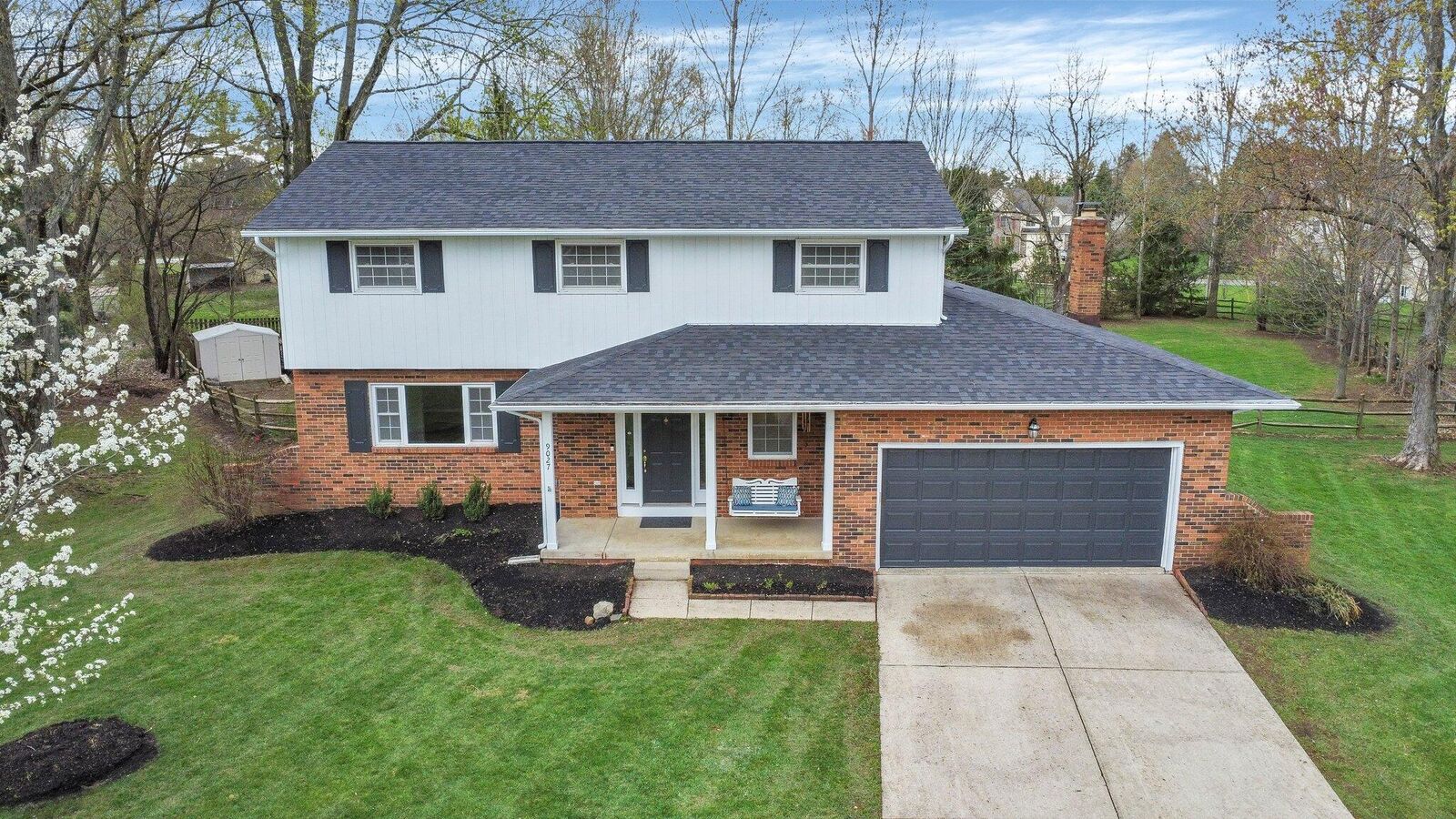 Property Photo: 9027 Carriage NW Court OH 43147