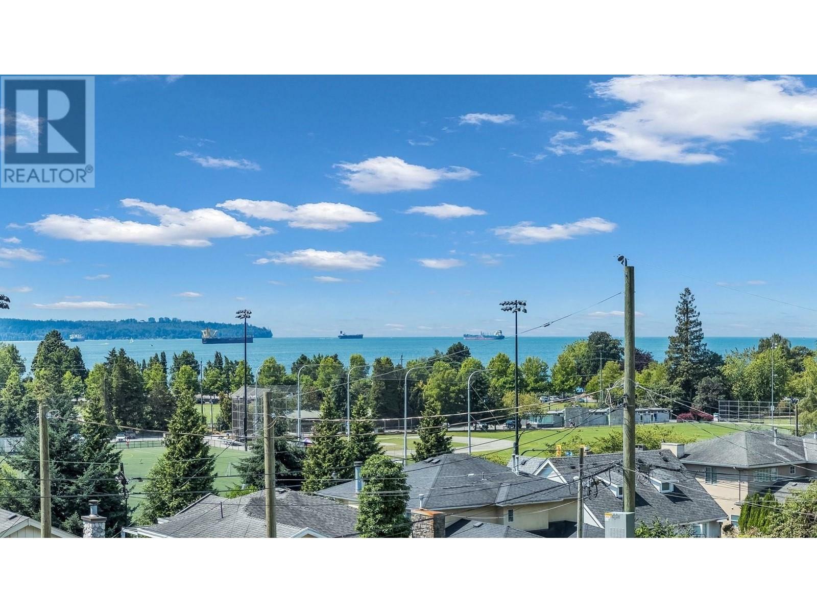 Property Photo: 1029 Esplanade Avenue BC V7T 1G2