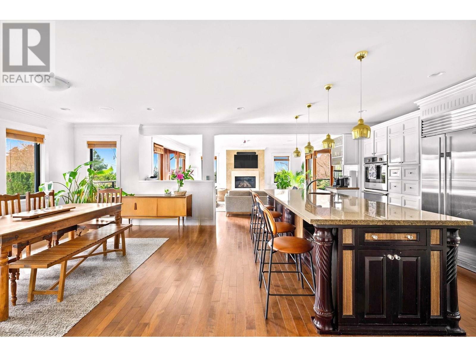 Property Photo: 1031 Inglewood Avenue BC V7T 1Y1
