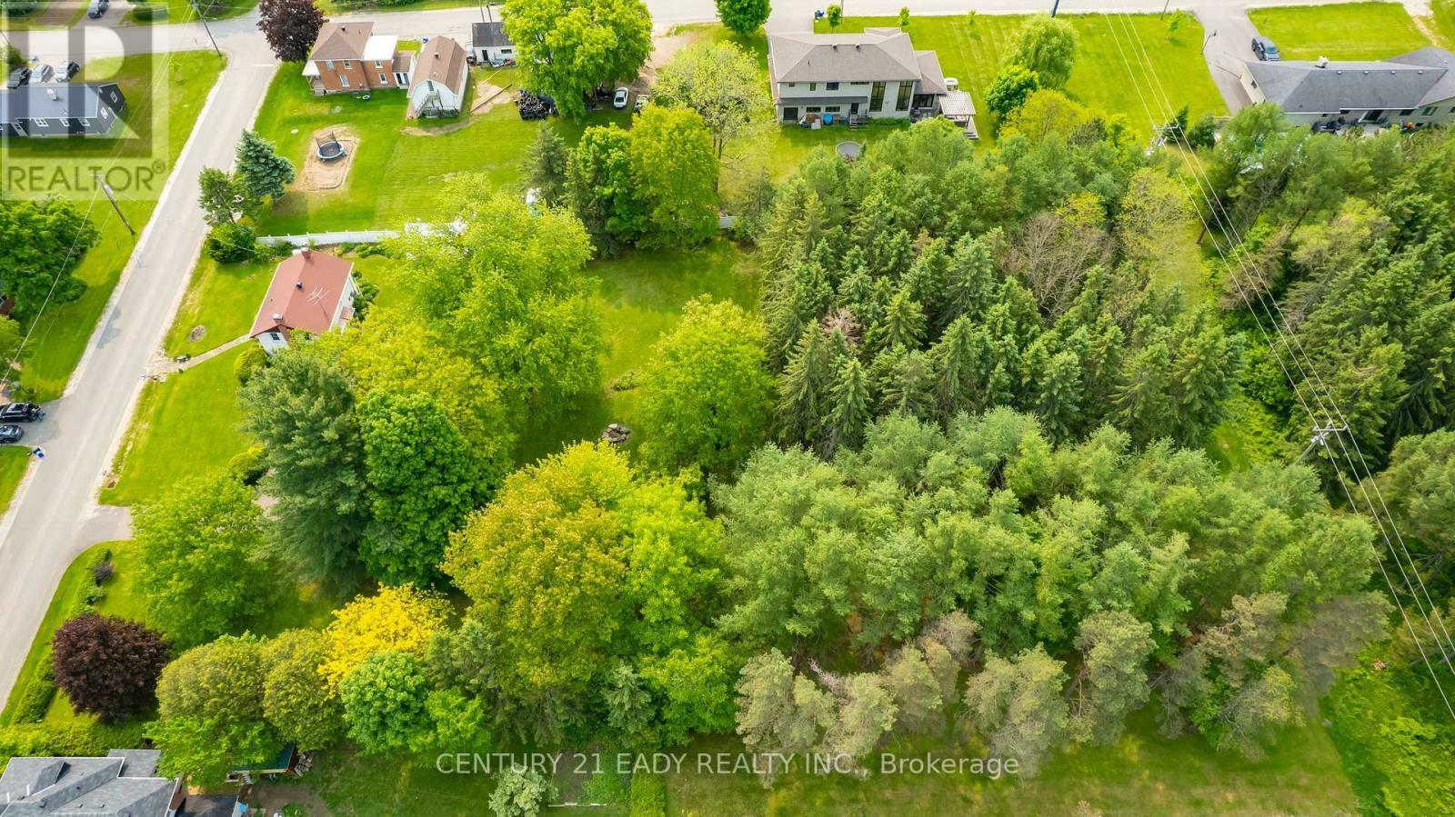 Photo de la propriété: 6 Nadobny Lane ON K7V 3Z9