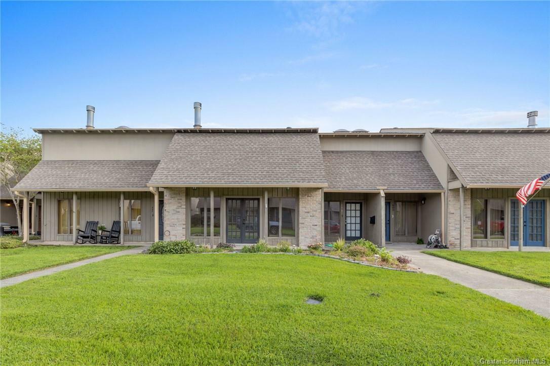 Property Photo: 690 Lakewood Drive LA 70605