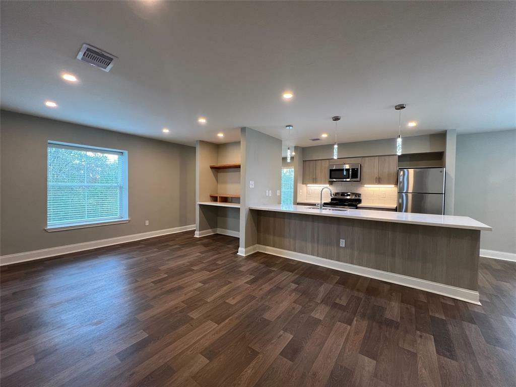 Property Photo: 8003 Woodway Drive 84 TX 77063