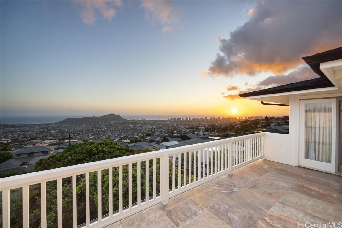 Property Photo: 3865 Mariposa Drive HI 96816
