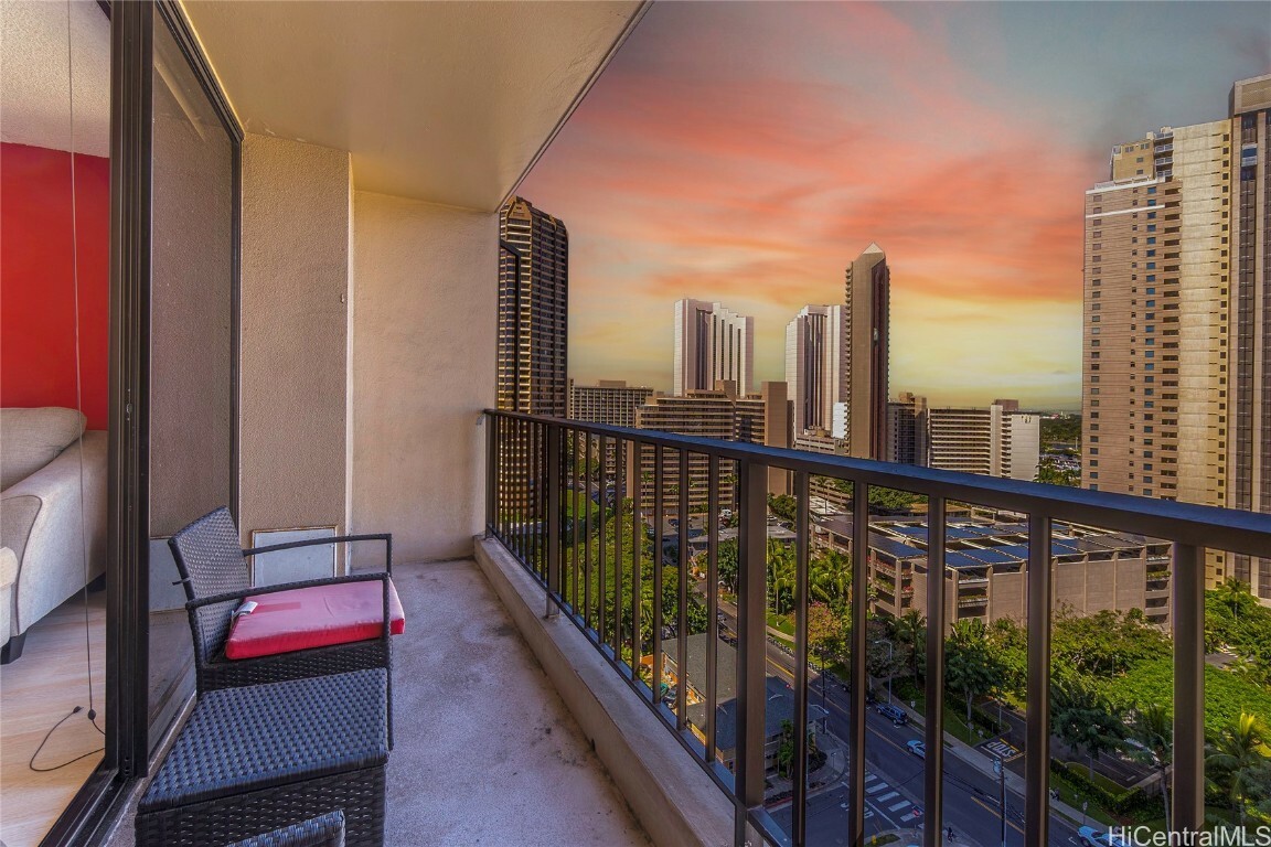 411 Hobron Lane 1808  Honolulu HI 96815 photo