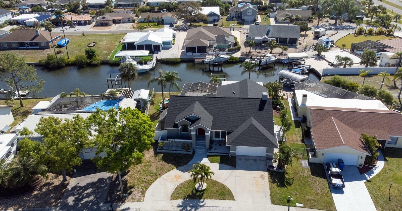Property Photo: 6505 Bimini Court FL 33572